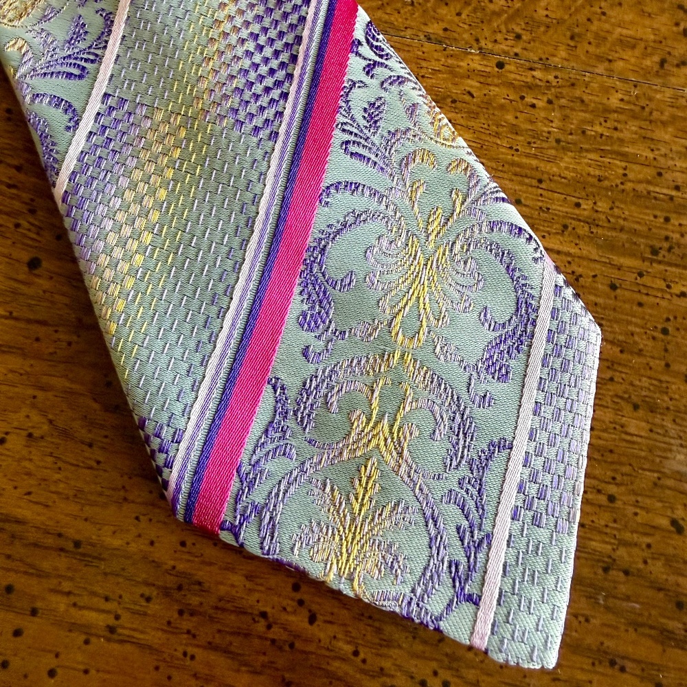 Carolina Bay Mens Necktie Purple Pink Green  3"W x 56"L